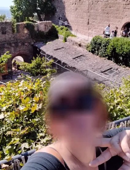 Laura, 38