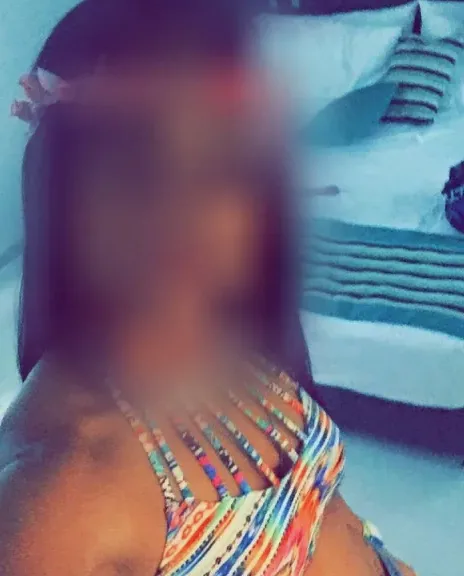 Sabrina, 35