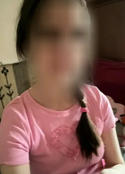 Sandra, 25